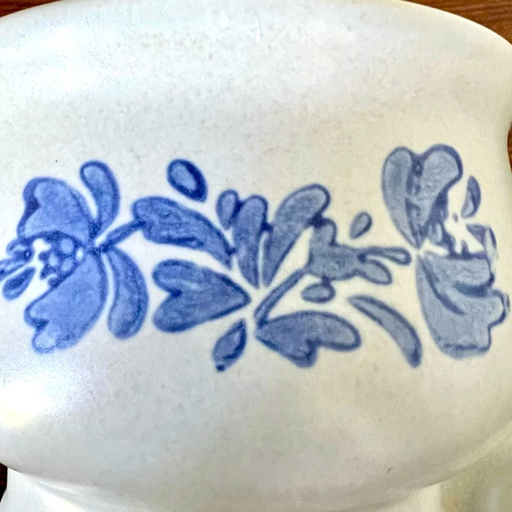 PFALTZGRAFF YORKTOWNE SUGAR BOWL with LID